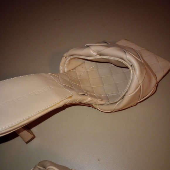 Bottega Veneta Sandals - Picture 9 of 13